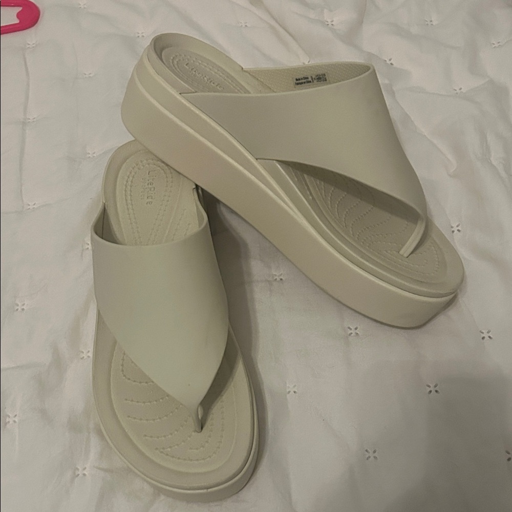 Cream croc platform